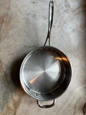 Simply Calphalon 3Qt.
Sauté Pan 5003 Stainless steel